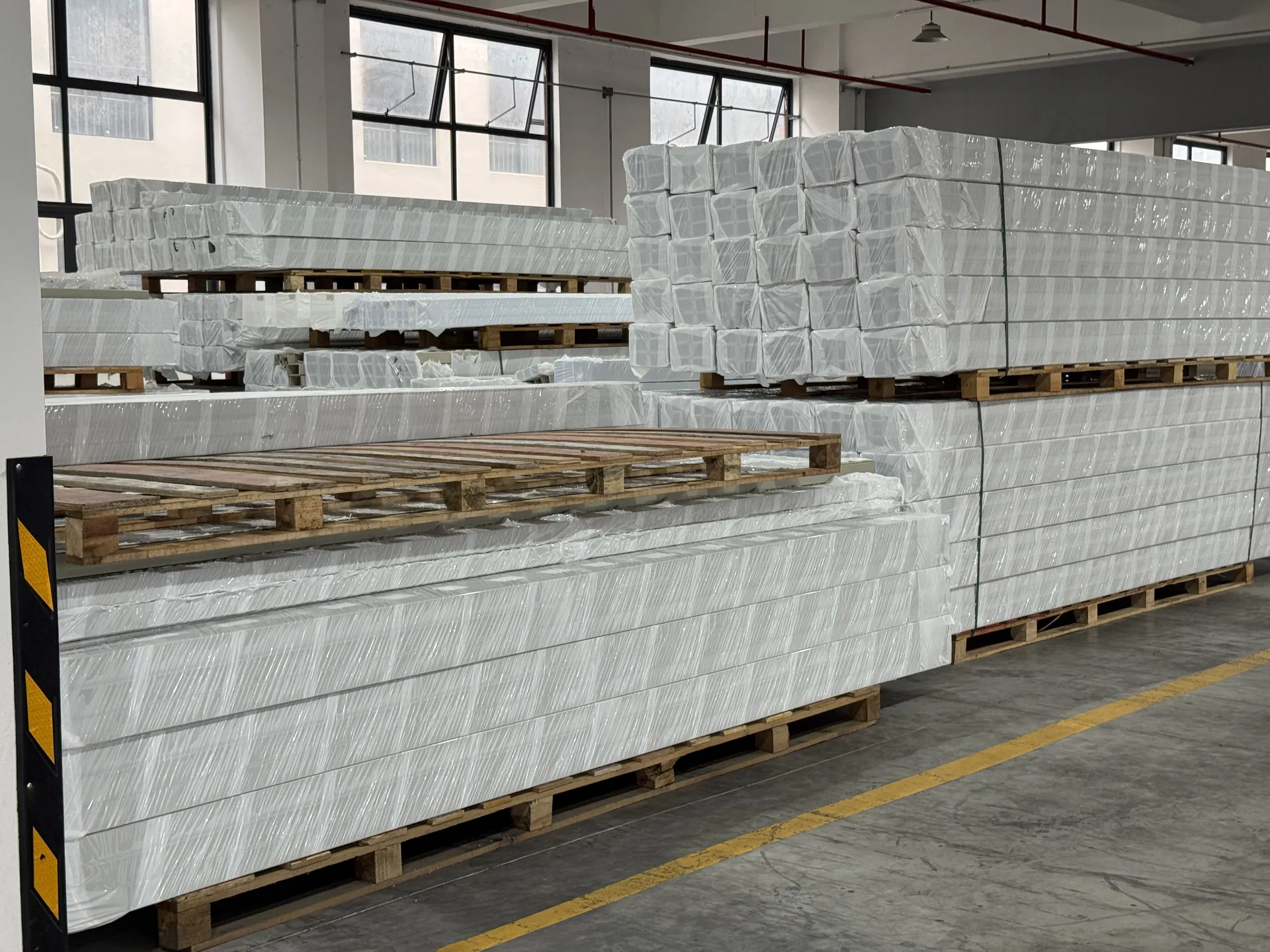 PP U-shaped slot profile for fabricated sheet equipment